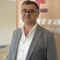 Garaja Bekçi mi? Eczaneci mi? Eczacı mı!